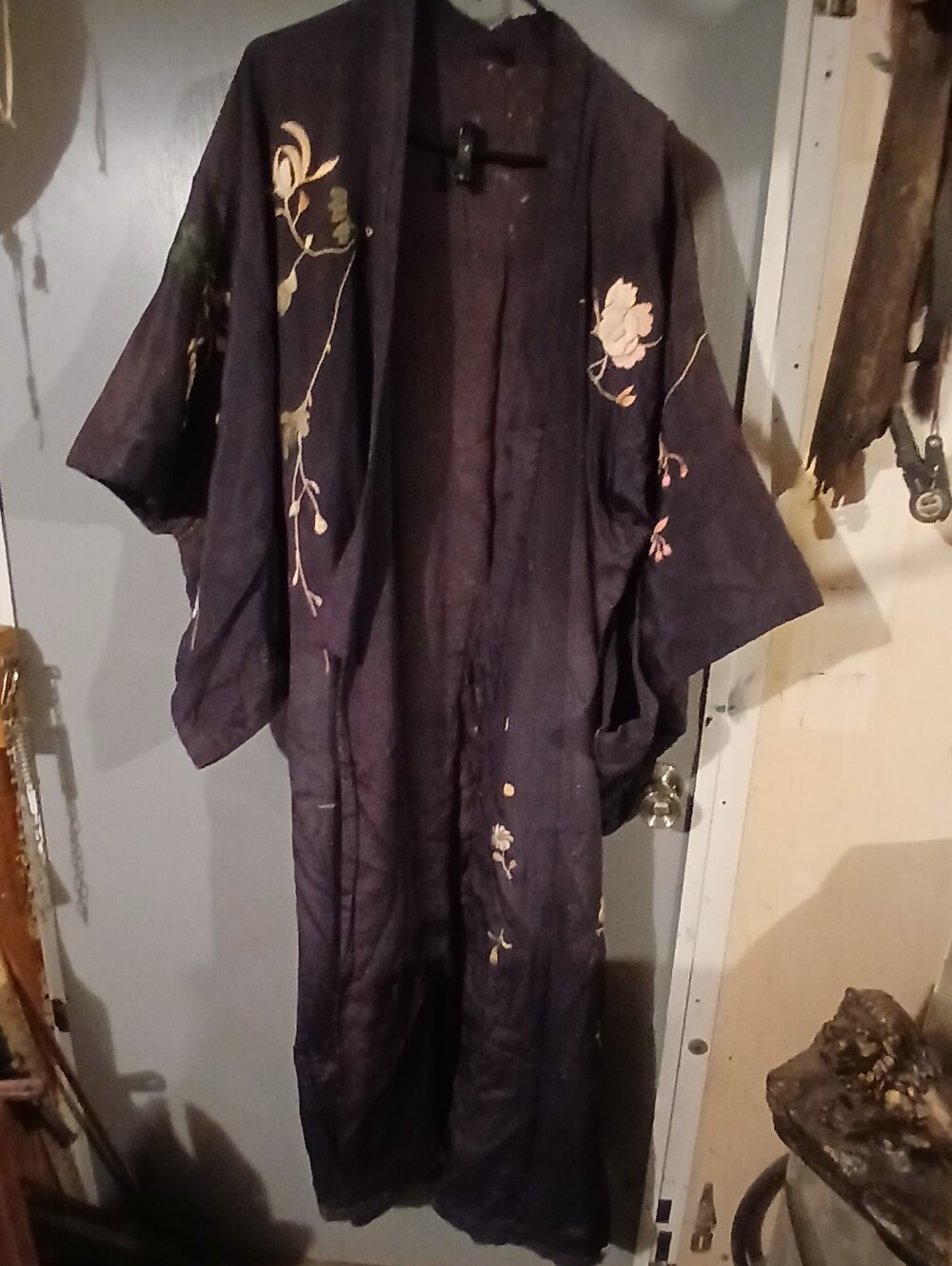 Vintage Japanese Black Haori Kimono Jacket with Family Crests & Wave Lining